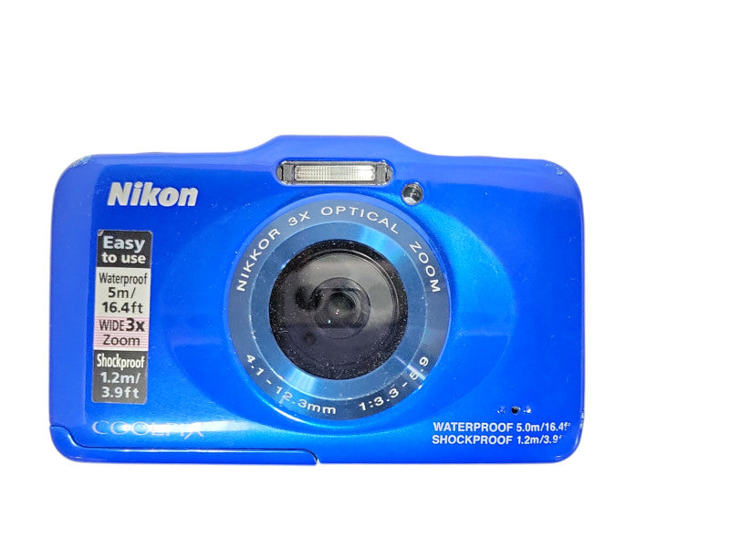 Nikon COOLPIX S31 10.1MP Digital Camera Waterproof camera, READ _