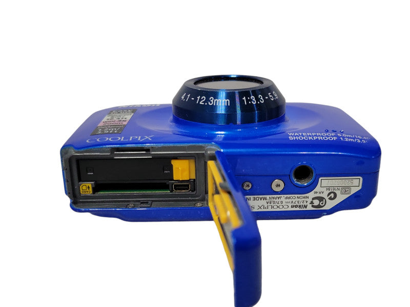 Nikon COOLPIX S31 10.1MP Digital Camera Waterproof camera, READ _