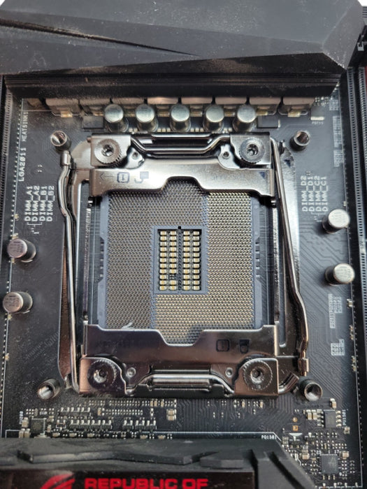 ASUS RAMPAGE V EXTREME | I/O Plate | M.2 SL0T %