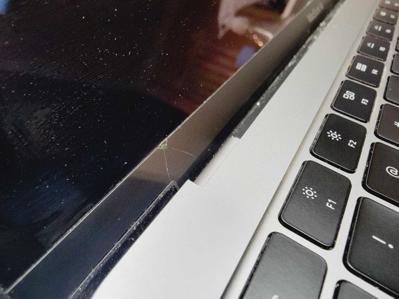 Apple Macbook Air Retina 2019 13" 2-Core i5-8210Y @ 1.6GHz 8GB DDR3 120GB SSD (