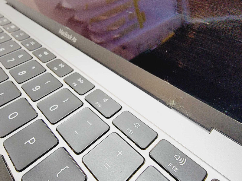 Apple Macbook Air Retina 2019 13" 2-Core i5-8210Y @ 1.6GHz 8GB DDR3 120GB SSD (