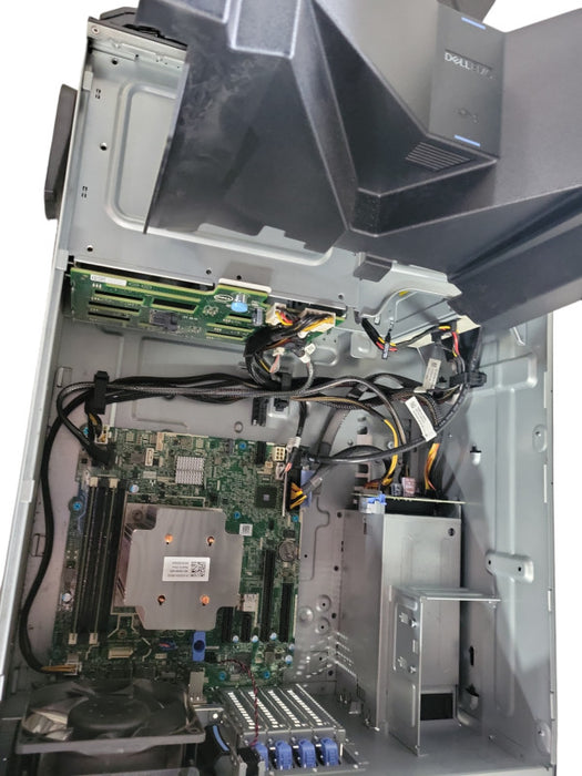 Dell PE T330 8x3.5", Xeon E3-1220 v5 3.00GHz, 16GB DDR4, 2x 495W PSU  !