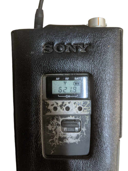 Sony WRT-822B UHF Synthesized Transmitter with Belt Clip | *READ*