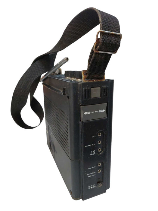 Vintage Panasonic PSB-FM-AM 3-Band IC AC/Battery Radio  =