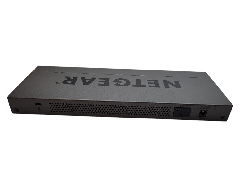 NETGEAR GS116PP 16-Port Gigabit PoE+ Switch %