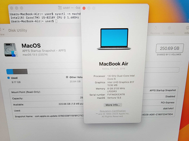 Apple Macbook Air Retina 2018 13" 2-Core i5-8210Y @ 1.6GHz 8GB DDR3 256GB SSD (