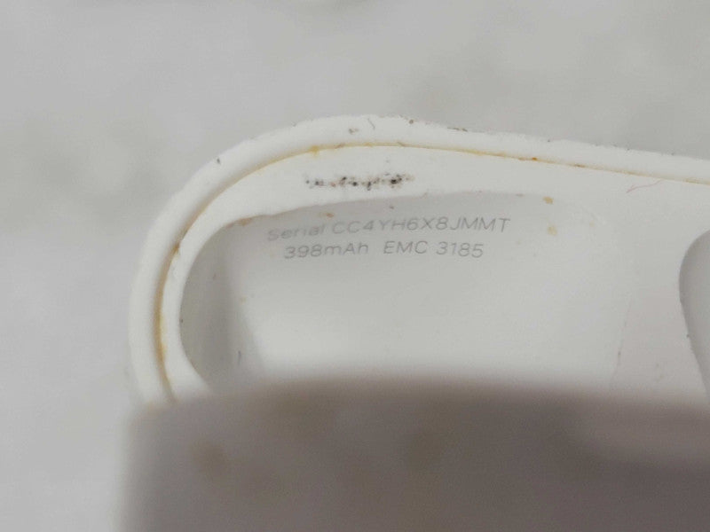 Apple AirPods A1938 with Charging Case _