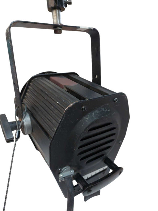 Fresnelite 1000Watt Stage Light 20A 125V Strand Lighting model: 379 =