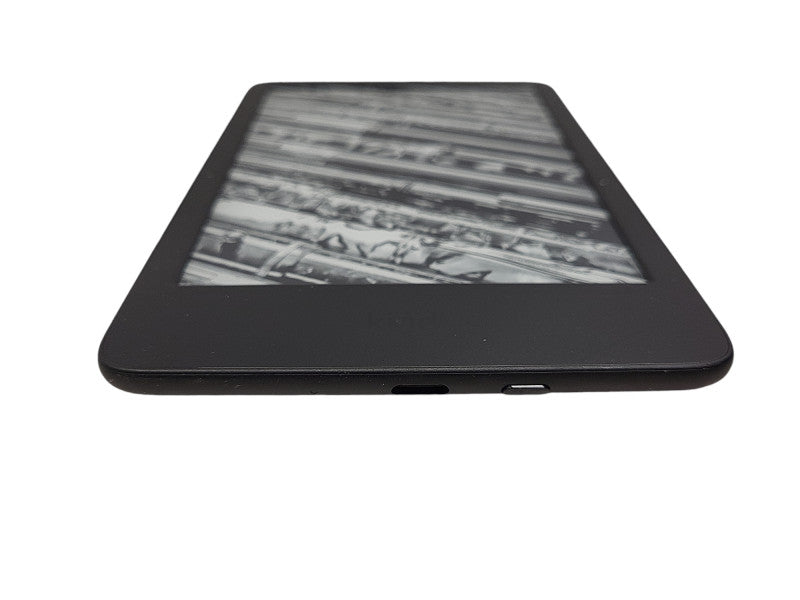Amazon Kindle eReader 11th Gen (2022) 16GB WiFi Model C2V2L3 6" w/ Green case $