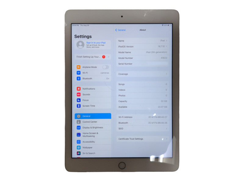 Apple iPad 5th Gen (A1822) 32GB, Wi-Fi