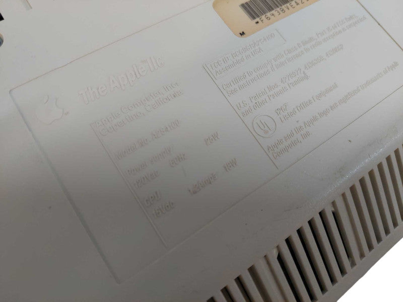 Vintage Apple IIC Computer Model: A2S4100  =