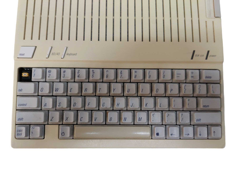 Vintage Apple IIC Computer Model: A2S4100  =