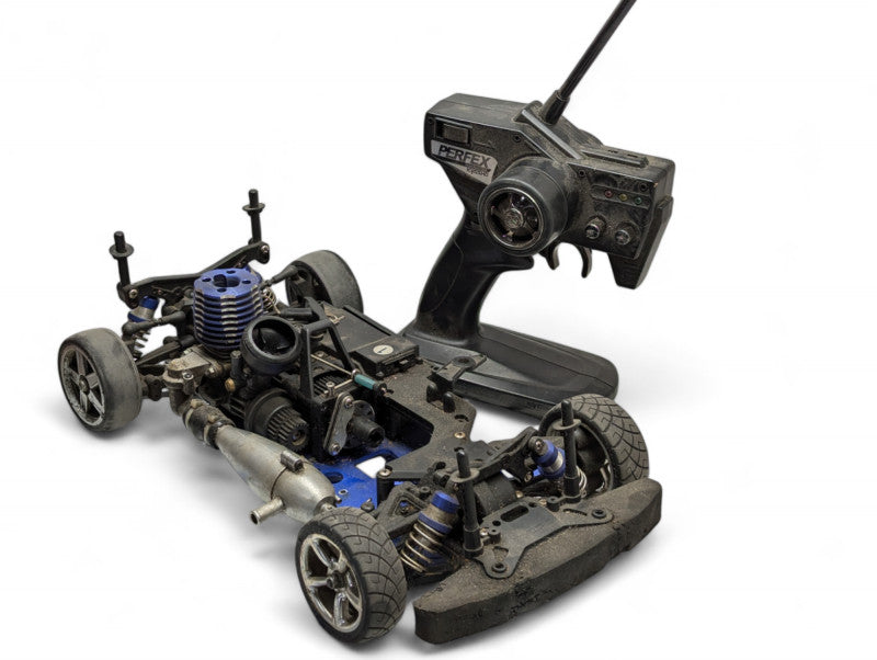 Kyosho Gas Powered RC Car Chassis with remote Please READ  -