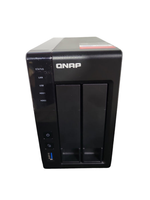 QNAP TS-251+ 2GB System Memory 2-Bay NAS 2x 2TB HDD !