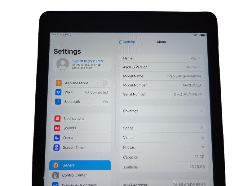 Apple iPad 5th Gen - 32GB - Gray [Read] (*