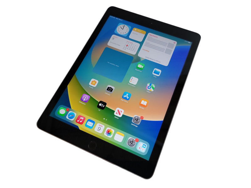 Apple iPad 5th Gen - 32GB - Gray (*