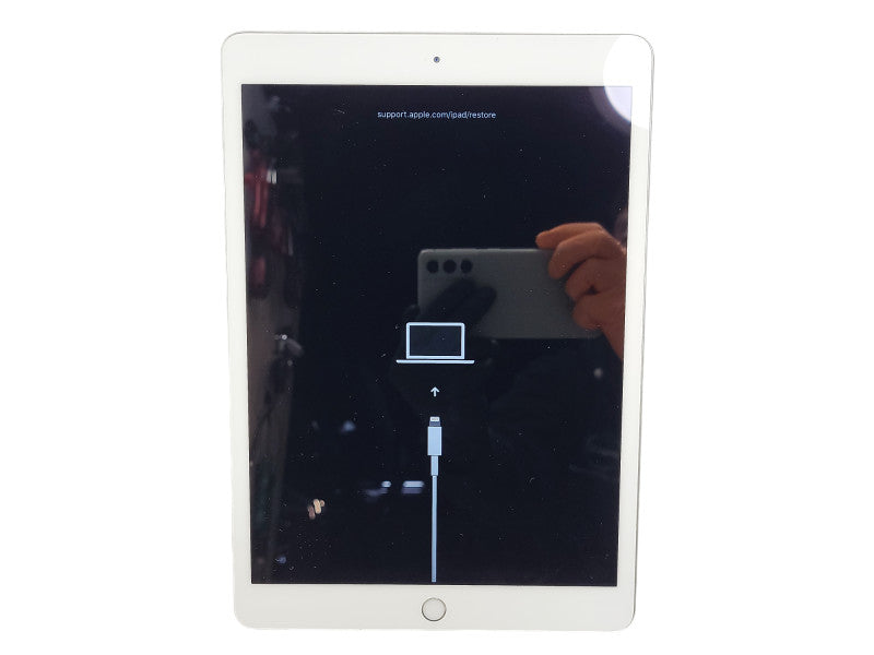 Apple iPad 10.2" 7th Gen (Wi-Fi Only) A2197 READ $