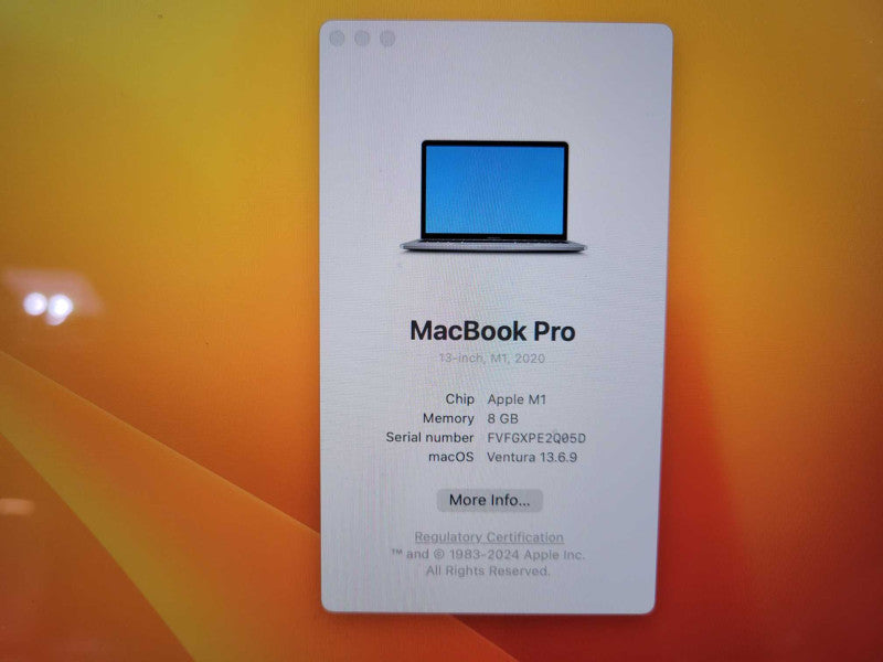 Apple Macbook Pro 2020 13" 8-Core M1 @ 3.2GHz 8GB Ram 250GB SSD !