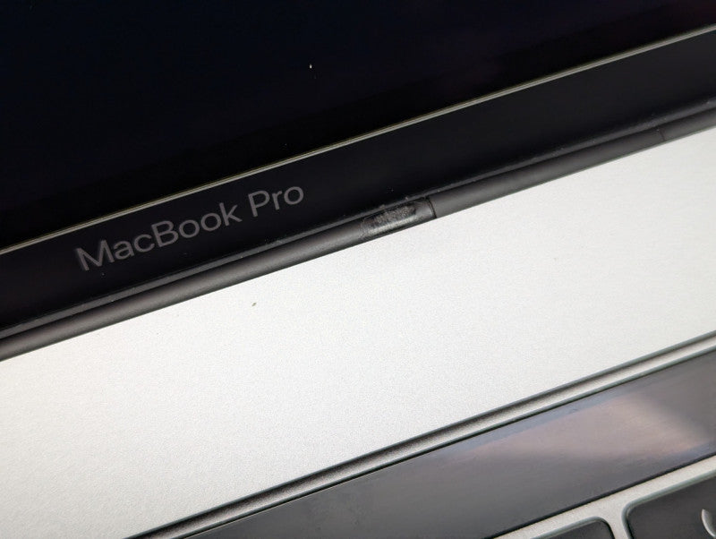 Apple MacBook PRO 2016 15-inch Intel i7-6700HQ 16GB RAM & 256GB Storage READ  -