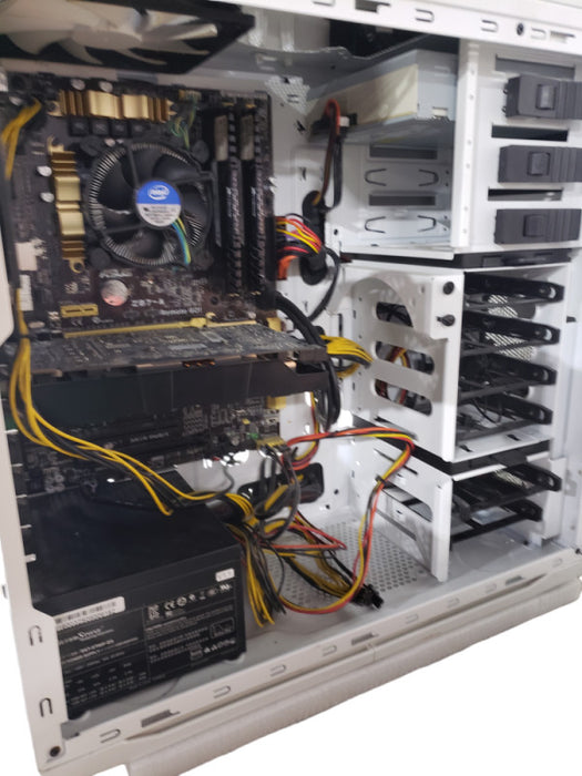 Custom Desktop PC i5-4670 CPU | 8gb RAM| 512 SSD SATA | AMD Radeon R9 200 2GB