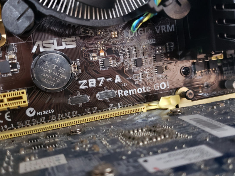 Custom Desktop PC i5-4670 CPU | 8gb RAM| 512 SSD SATA | AMD Radeon R9 200 2GB
