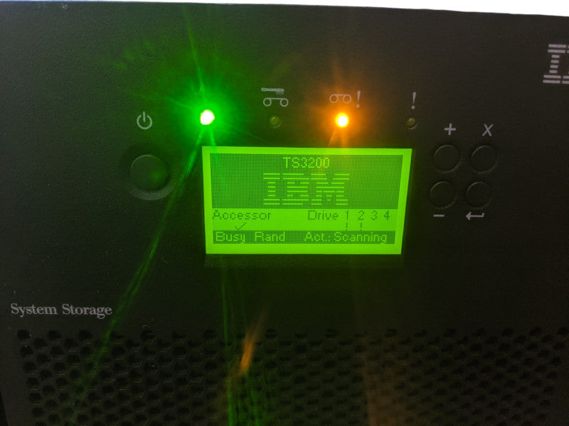 IBM System Storage TS3200 | xSB20083D | Tape Library | *READ*