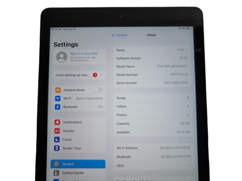 Apple iPad 6th Gen - 32GB - Gray (