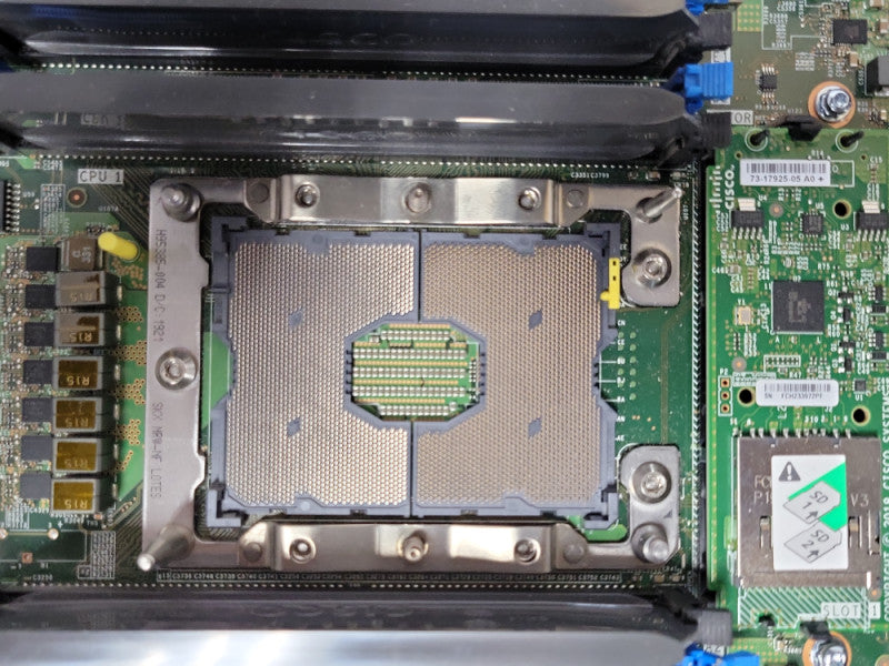 Cisco UCS B200 M5 Barebones Blade Server w/ 2x Heatsinks No CPU No RAM Q_