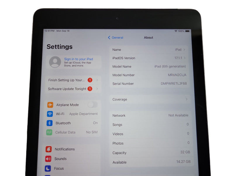 Apple iPad 6th Gen - 32GB - Gray (