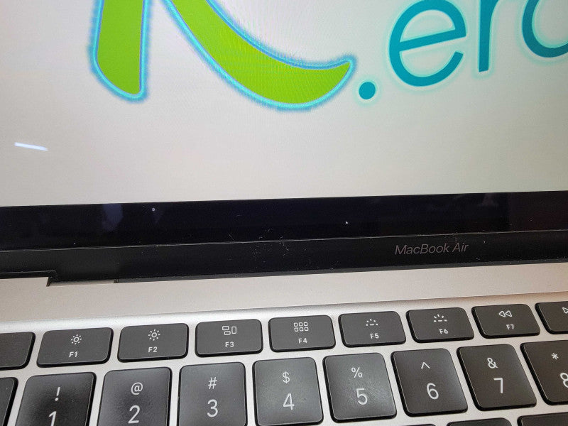 Apple MacBook Air Retina 2020 13" | i51030NG7 @1.1GHz | 8GB DDR4 | 500GB SSD - READ  Lap200