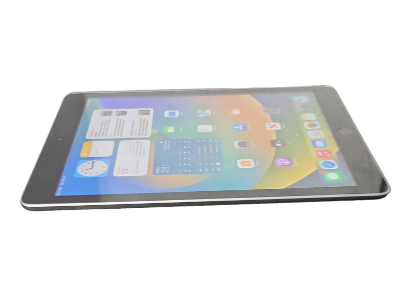 Apple iPad 5th Gen 32GB Unlocked, Wi-Fi Only Q_