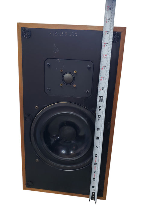Vintage Pair of  2-way Bookshelf Speakers | READ