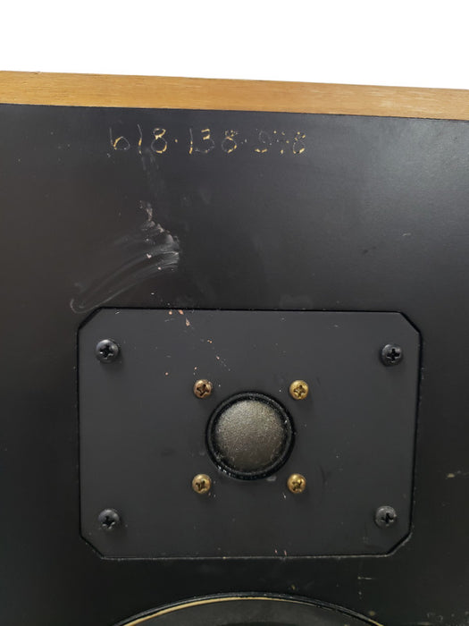 Vintage Pair of  2-way Bookshelf Speakers | READ