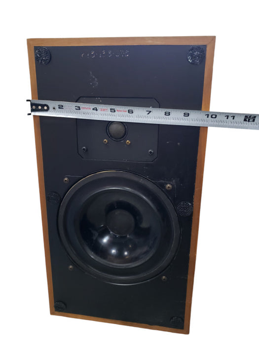 Vintage Pair of  2-way Bookshelf Speakers | READ