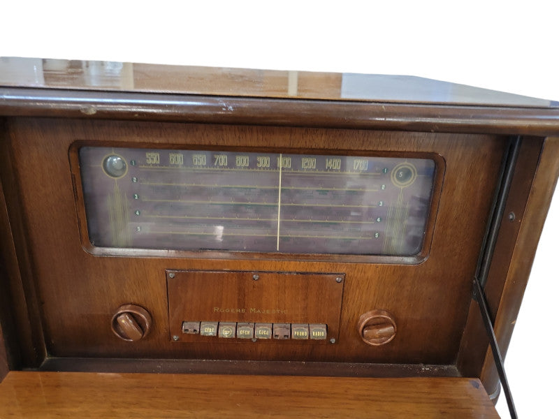 Majestic Radio Floor Console %