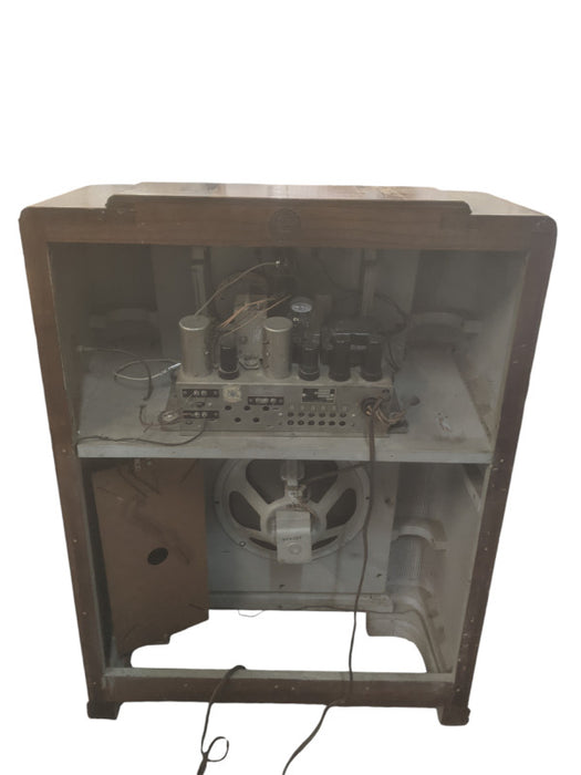 Vintage Canadian Marconi Company Model 188A Broadcast Receiver