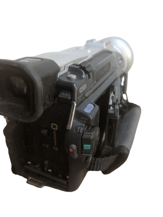 Sony Handycam | DCR-TRV20 | Mini DV Digital Video Camera Recorder | *READ*