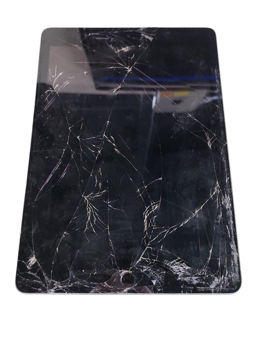 Apple iPad 6th Gen 32GB (A1893) - READ Δ
