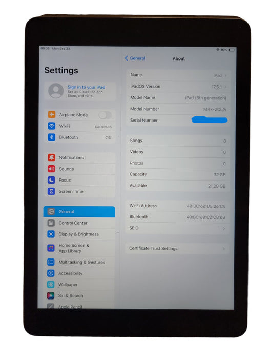 Apple iPad - 6th - 32GB - Gray