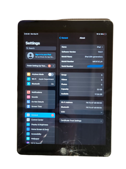Apple iPad 5th - 32GB - Gray