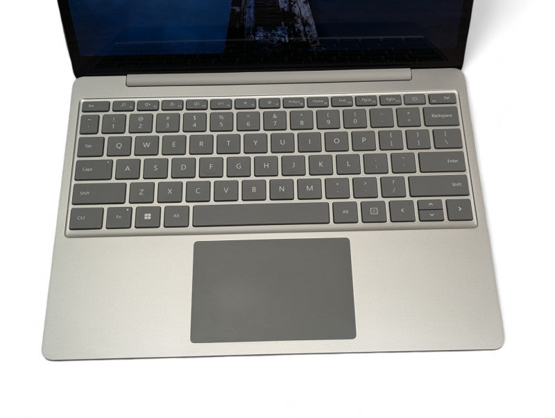 Surface Laptop Go 2 (Model 2013) 12.4" 11th gen Intel Core i5-1135G7 16GB RAM Q- Lap200