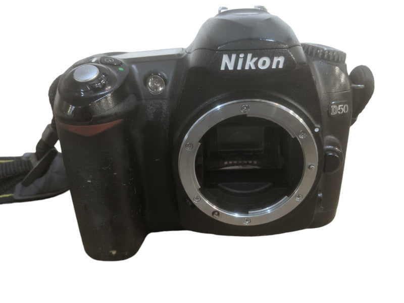 Nikon D50 | 6.1MP Digital DSLR Camera | Body Only | *READ*