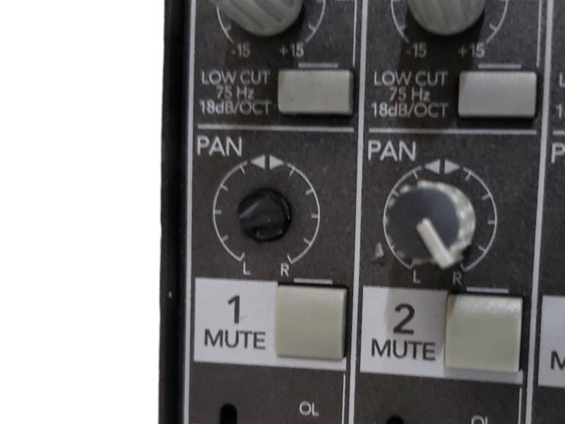 Mackie CR1604-VLZ 16-Channel Mic/Line Mixer  READ