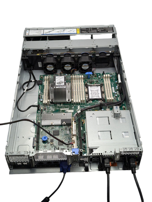 Lenovo ThinkSystem RS550 7X04 Intel Xeon Bronze 3104 @ 1.70Ghz 32GB RAM  -