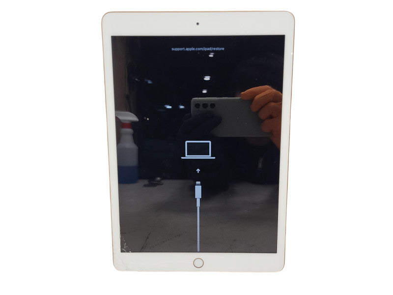 Apple iPad 8th Gen (A2270) - READ $