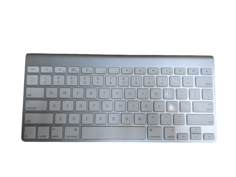 Apple A1314 Wireless Keyboard - Silver Q