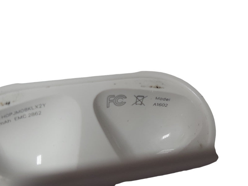 Genuine Apple AirPods Charging Case Only For Models: A1602 A1523 A2031 A2032 Q_