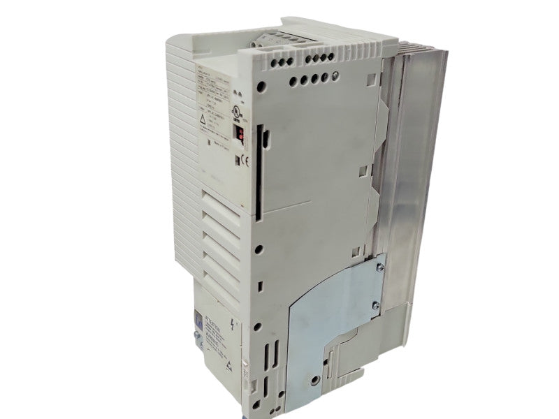 Lenze Hans-Lenze-Str 1 D-31855 Aerzen, type E82EV302_4C READ _