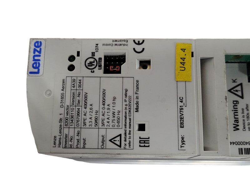 Lenze Hans-Lenze-Str 1 D-31855 Aerzen, Type E82EV751_4C, READ _