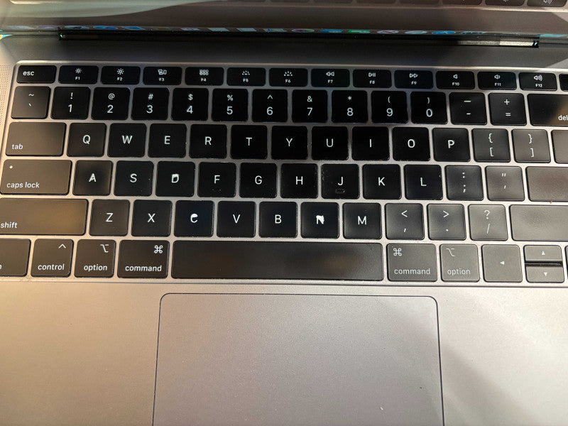 Apple MacBook Air 13" Retina 2018 i5-8210Y 16GB 256SSD No Power Adapter READ!